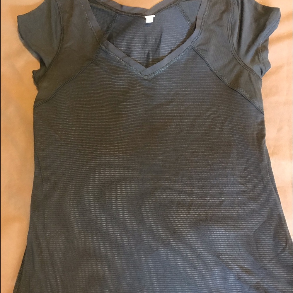 Lululemon Silky & soft Tee Black with silver striped